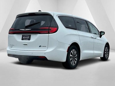 2024 Chrysler Pacifica Hybrid Select
