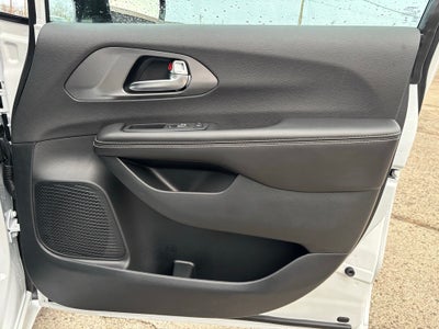 2026 Chrysler Pacifica PACIFICA SELECT AWD