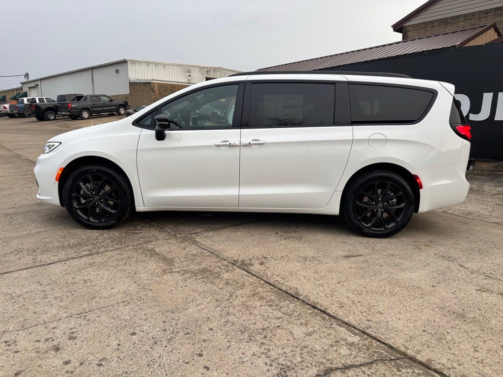 2026 Chrysler Pacifica PACIFICA SELECT AWD