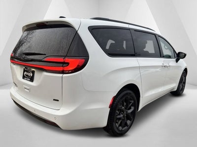 2026 Chrysler Pacifica PACIFICA SELECT AWD