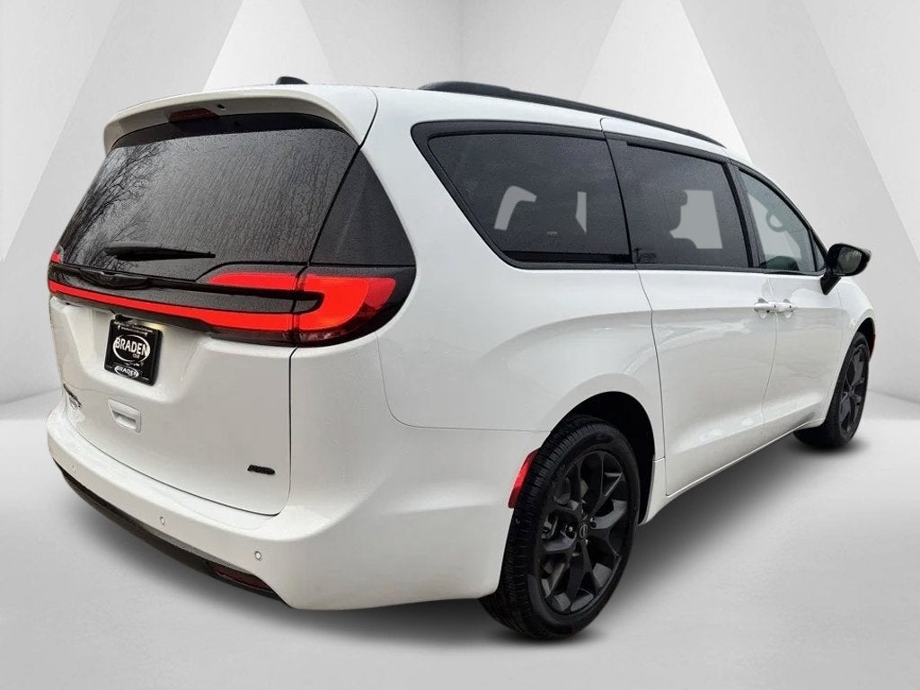 2026 Chrysler Pacifica PACIFICA SELECT AWD
