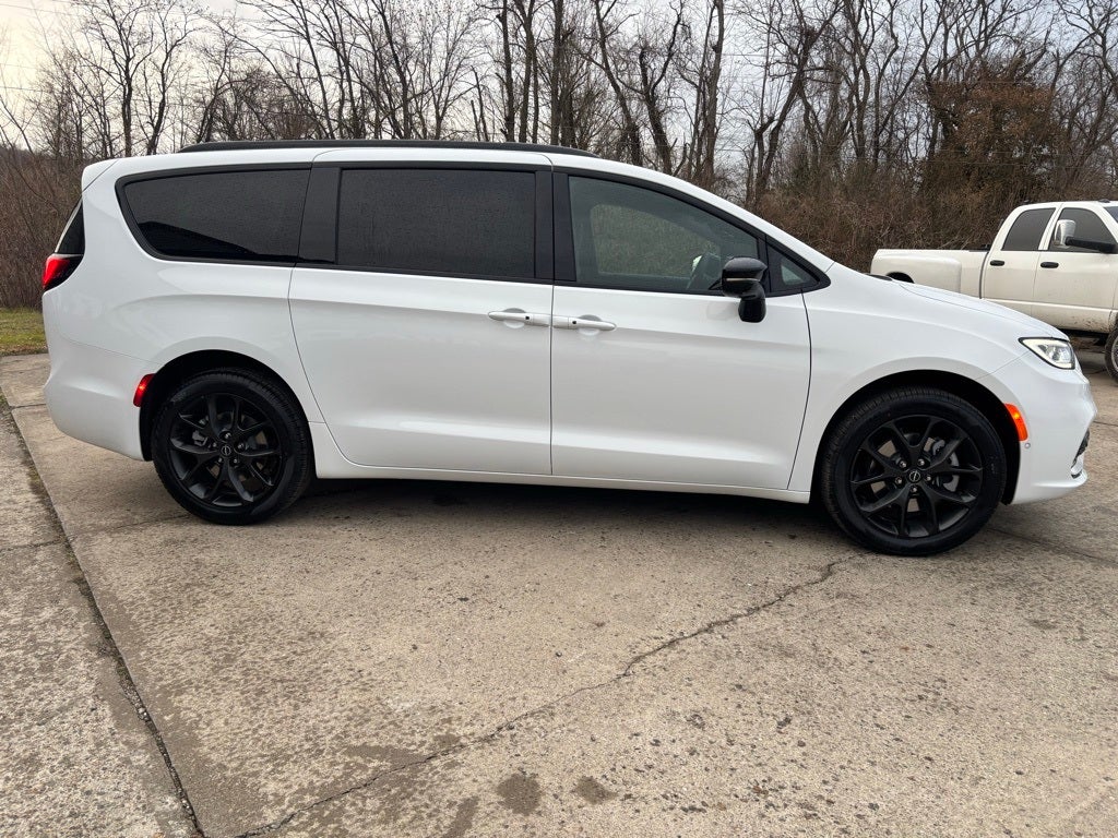 2026 Chrysler Pacifica PACIFICA SELECT AWD
