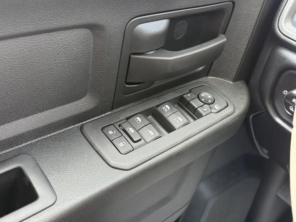 2026 RAM Ram 3500 RAM 3500 TRADESMAN CREW CAB 4X4 6'4' BOX