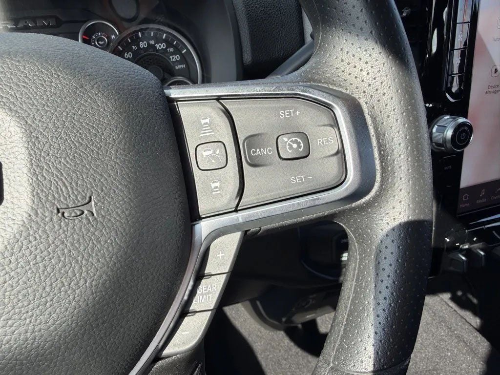 2026 RAM Ram 3500 RAM 3500 TRADESMAN CREW CAB 4X4 6'4' BOX