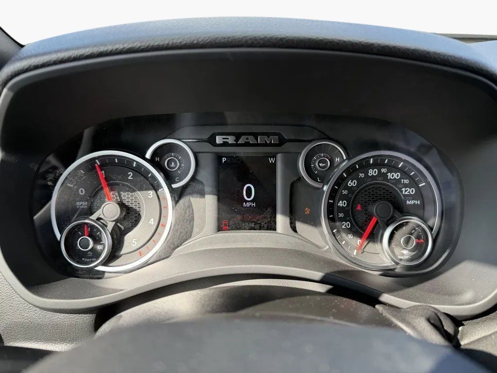 2026 RAM Ram 3500 RAM 3500 TRADESMAN CREW CAB 4X4 6'4' BOX