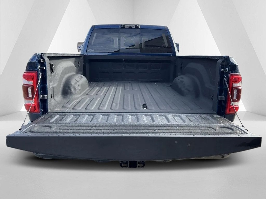 2022 RAM 3500 Laramie Crew Cab 4x4 6'4' Box