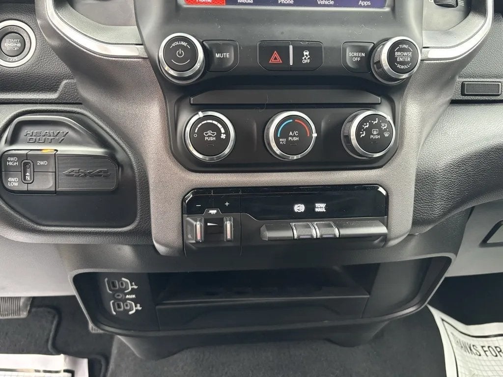 2023 RAM 3500 Big Horn Crew Cab 4x4 8' Box