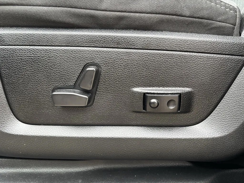 2023 RAM 3500 Big Horn Crew Cab 4x4 8' Box