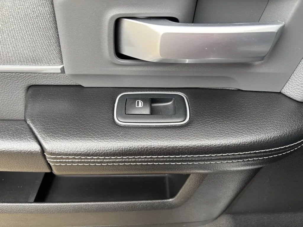 2023 RAM 3500 Big Horn Crew Cab 4x4 8' Box