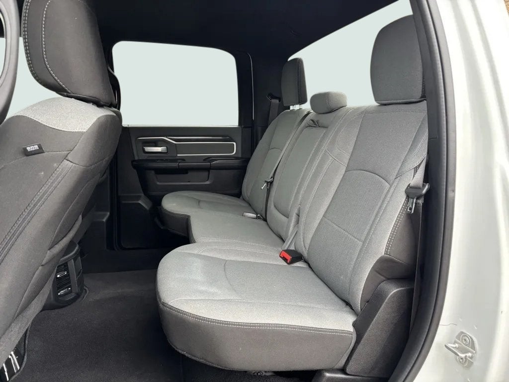 2023 RAM 3500 Big Horn Crew Cab 4x4 8' Box