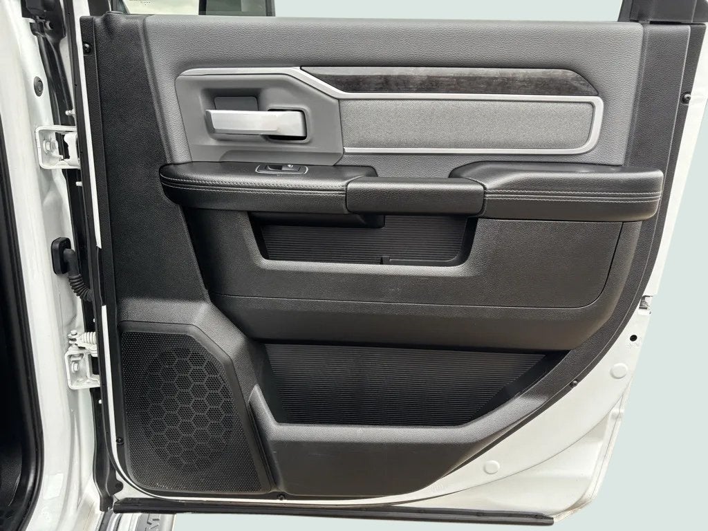 2023 RAM 3500 Big Horn Crew Cab 4x4 8' Box