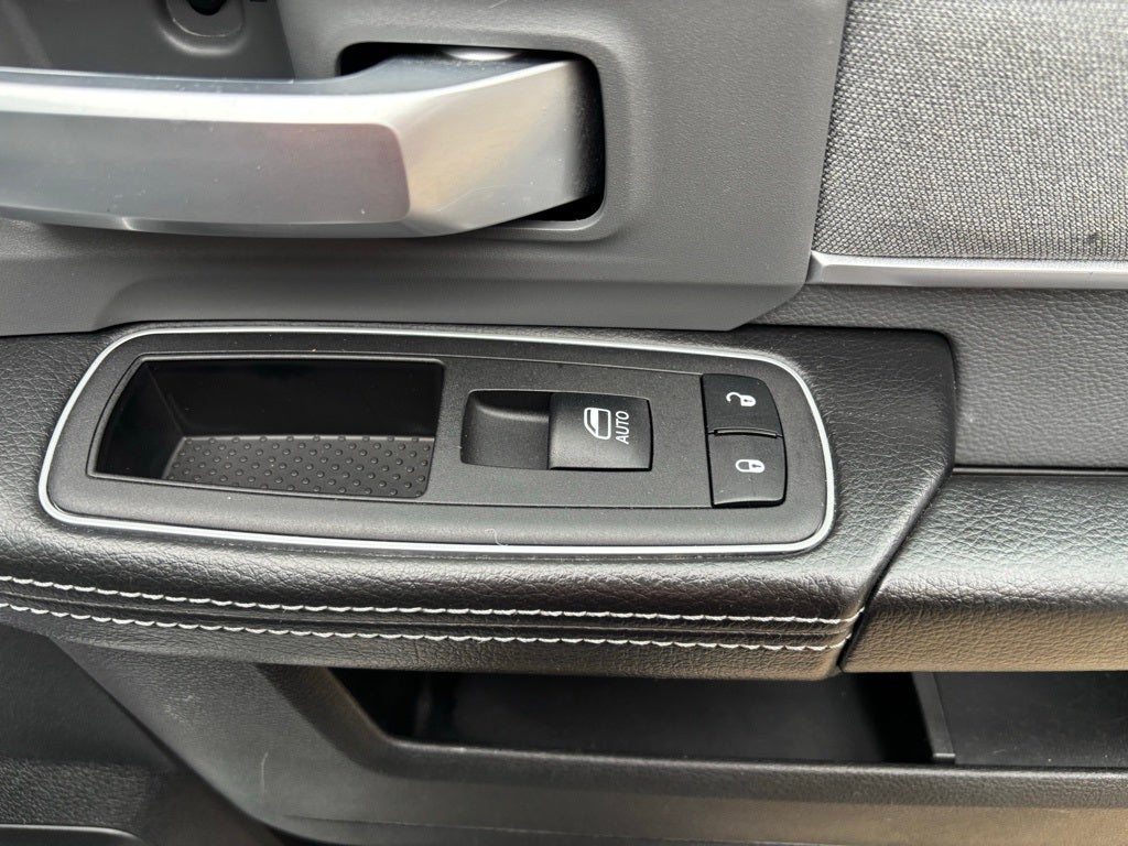 2023 RAM 3500 Big Horn Crew Cab 4x4 8' Box