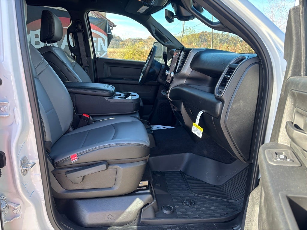 2026 RAM Ram 3500 RAM 3500 TRADESMAN CREW CAB 4X4 8' BOX