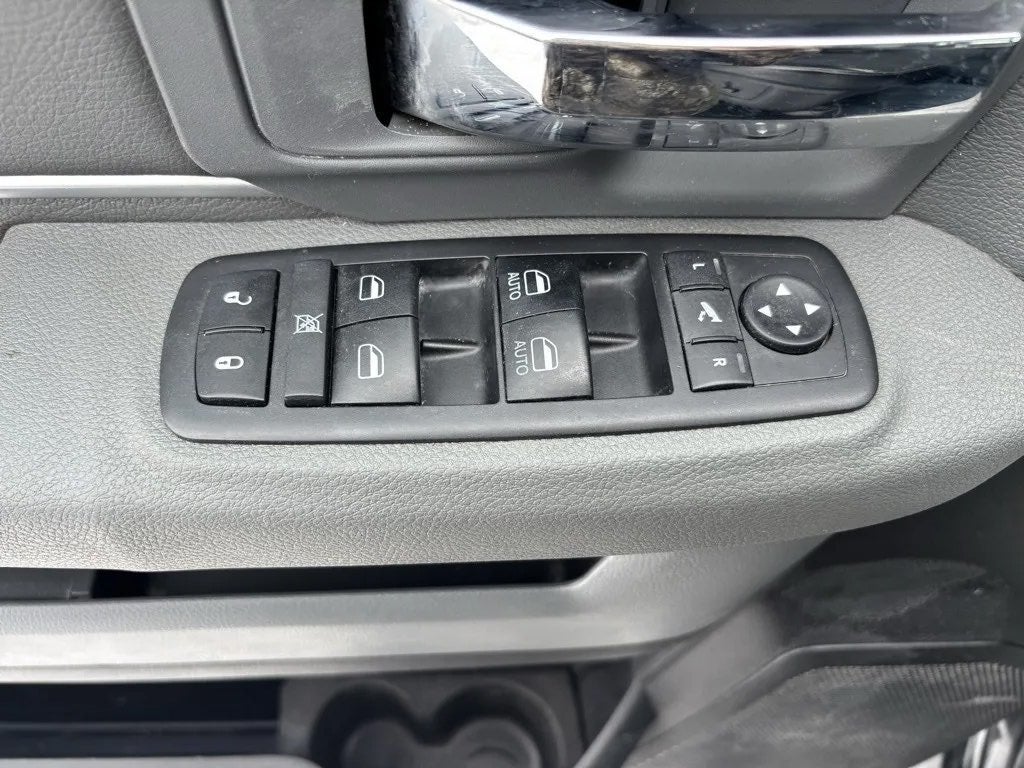 2018 RAM 3500 Lone Star Crew Cab 4x4 8' Box