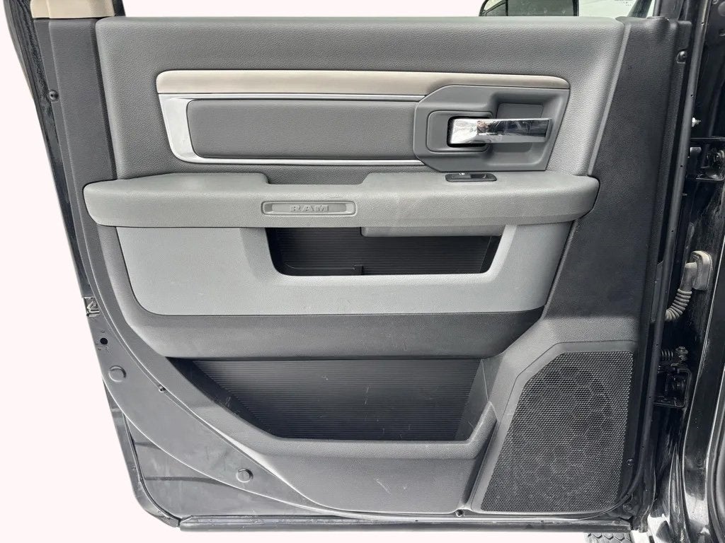 2018 RAM 3500 Lone Star Crew Cab 4x4 8' Box