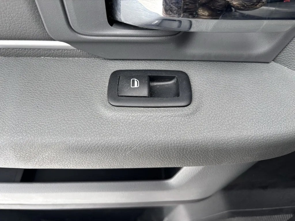 2018 RAM 3500 Lone Star Crew Cab 4x4 8' Box