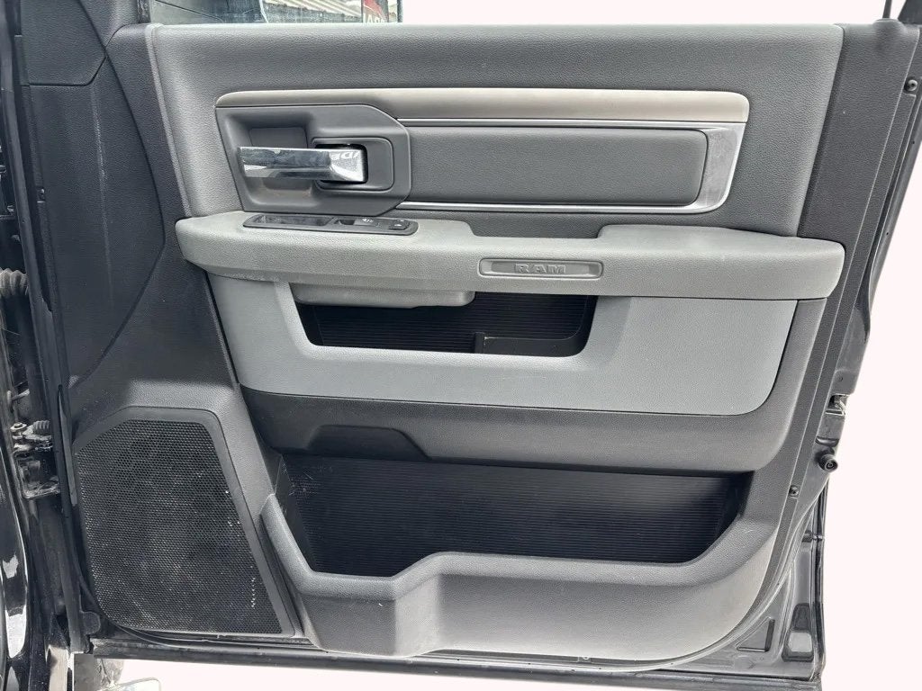 2018 RAM 3500 Lone Star Crew Cab 4x4 8' Box