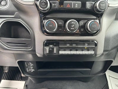 2022 RAM 2500 Tradesman Crew Cab 4x4 6'4' Box