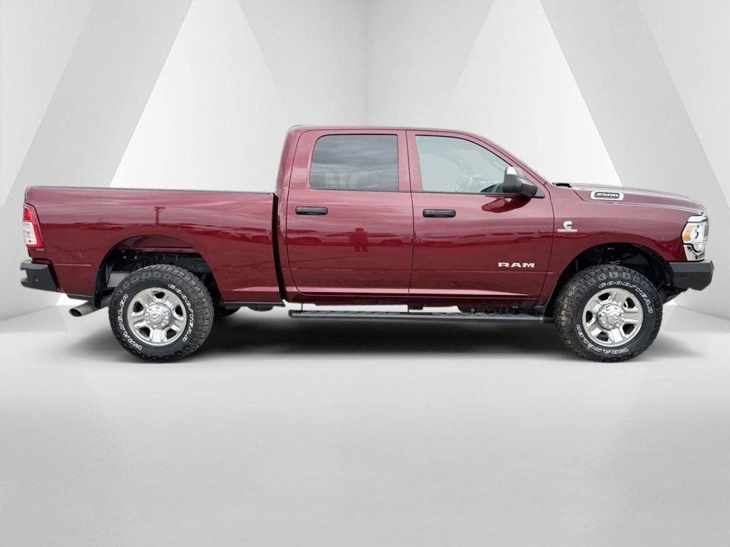 2022 RAM 2500 Tradesman Crew Cab 4x4 6'4' Box