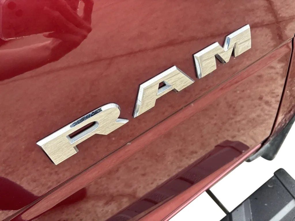 2022 RAM 2500 Tradesman Crew Cab 4x4 6'4' Box