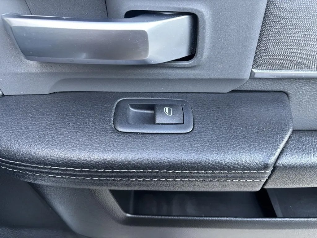 2019 RAM 2500 Big Horn Crew Cab 4x4 6'4' Box