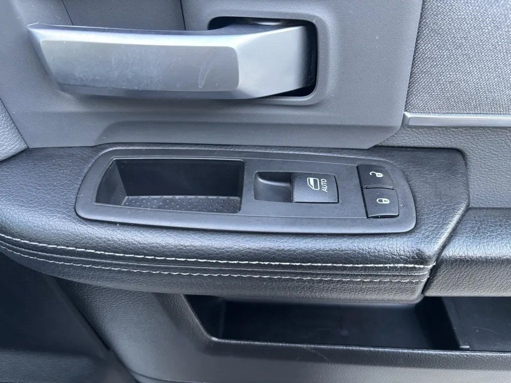 2019 RAM 2500 Big Horn Crew Cab 4x4 6'4' Box