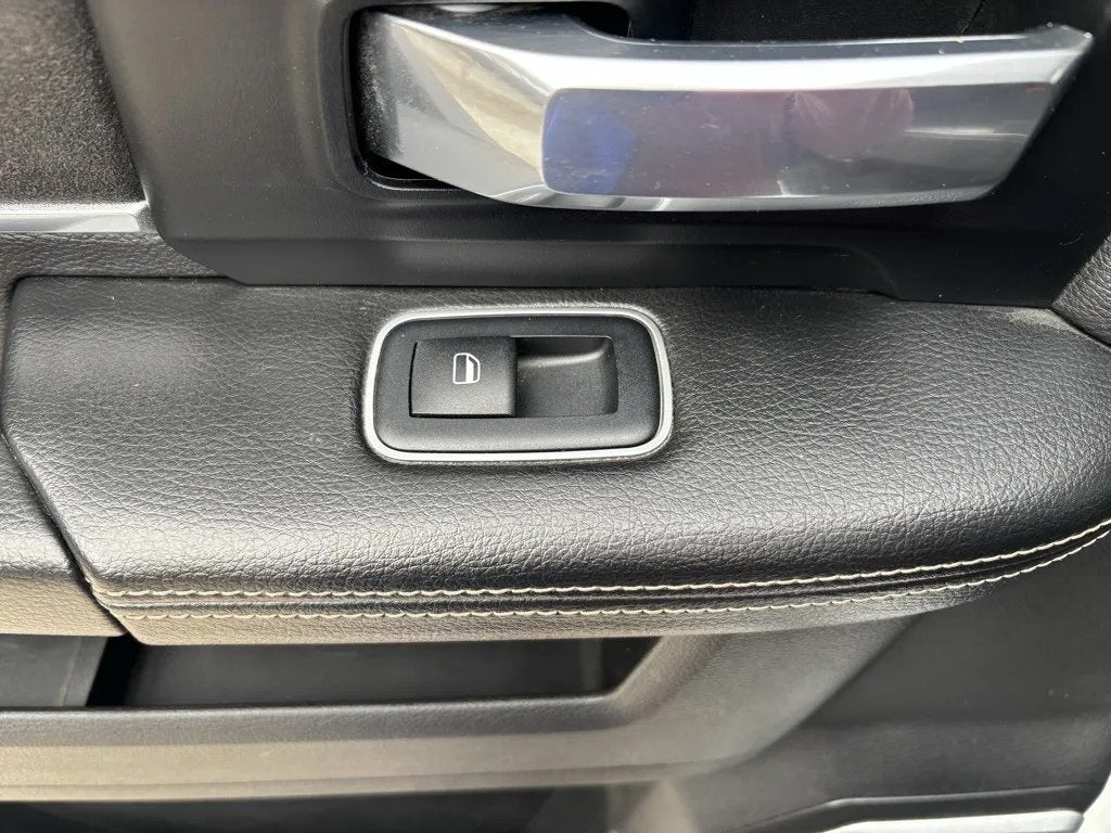 2022 RAM 2500 Laramie Crew Cab 4x4 6'4' Box