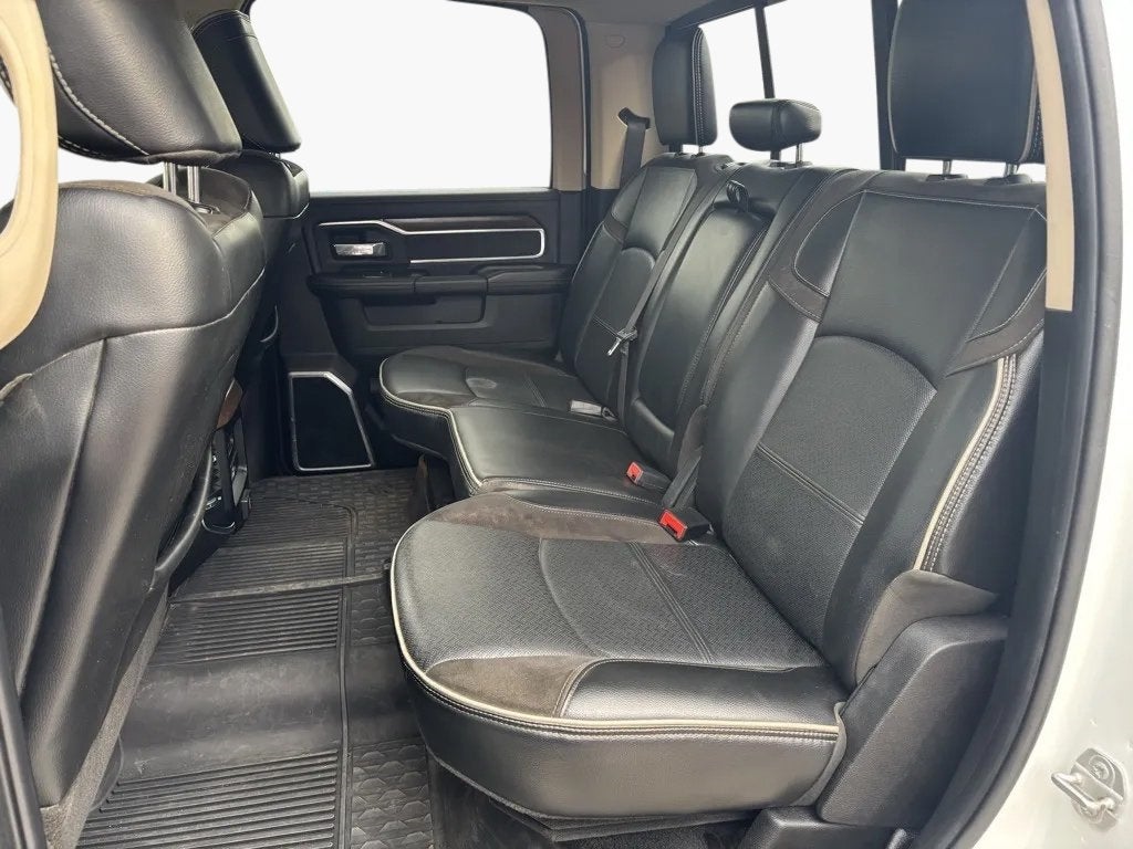 2022 RAM 2500 Laramie Crew Cab 4x4 6'4' Box