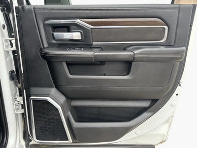2022 RAM 2500 Laramie Crew Cab 4x4 6'4' Box