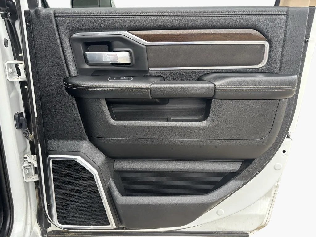 2022 RAM 2500 Laramie Crew Cab 4x4 6'4' Box