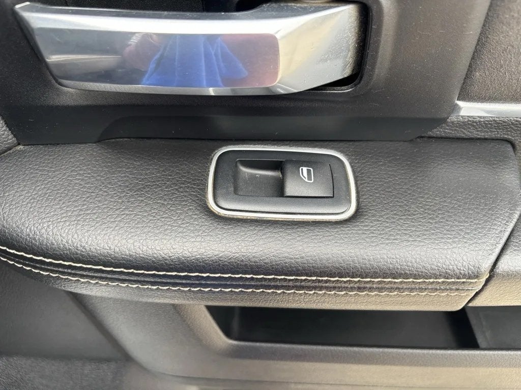 2022 RAM 2500 Laramie Crew Cab 4x4 6'4' Box