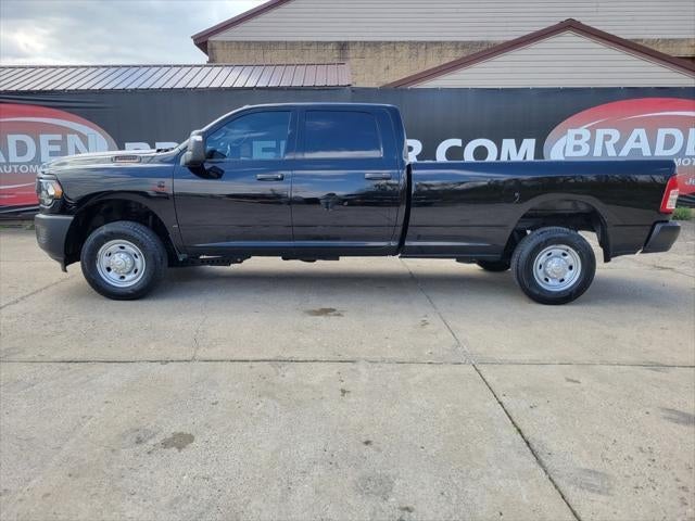 2023 RAM 2500 Tradesman Crew Cab 4x4 8' Box