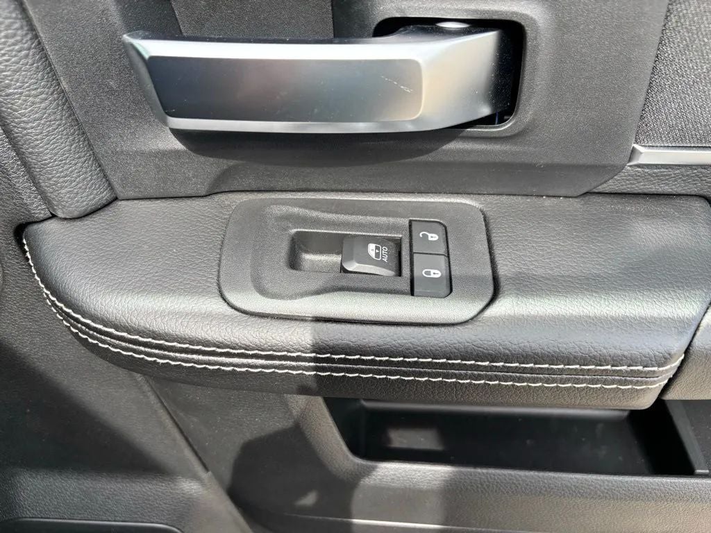 2026 RAM Ram 3500 Chassis Cab RAM 3500 BIG HORN CREW CAB CHASSIS 4X4 60' CA