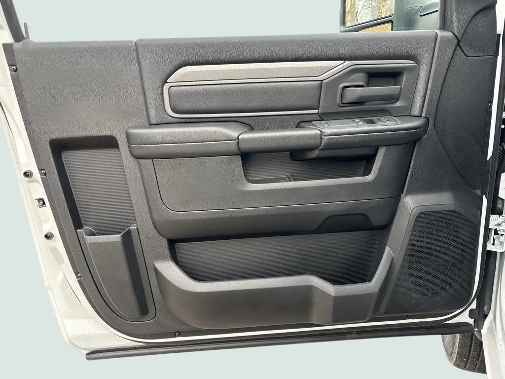 2026 RAM Ram 3500 Chassis Cab RAM 3500 TRADESMAN CHASSIS REGULAR CAB 4X4 84' CA