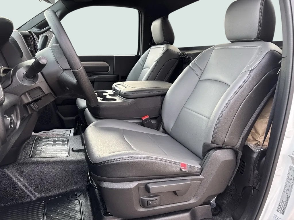 2026 RAM Ram 3500 Chassis Cab RAM 3500 TRADESMAN CHASSIS REGULAR CAB 4X4 84' CA