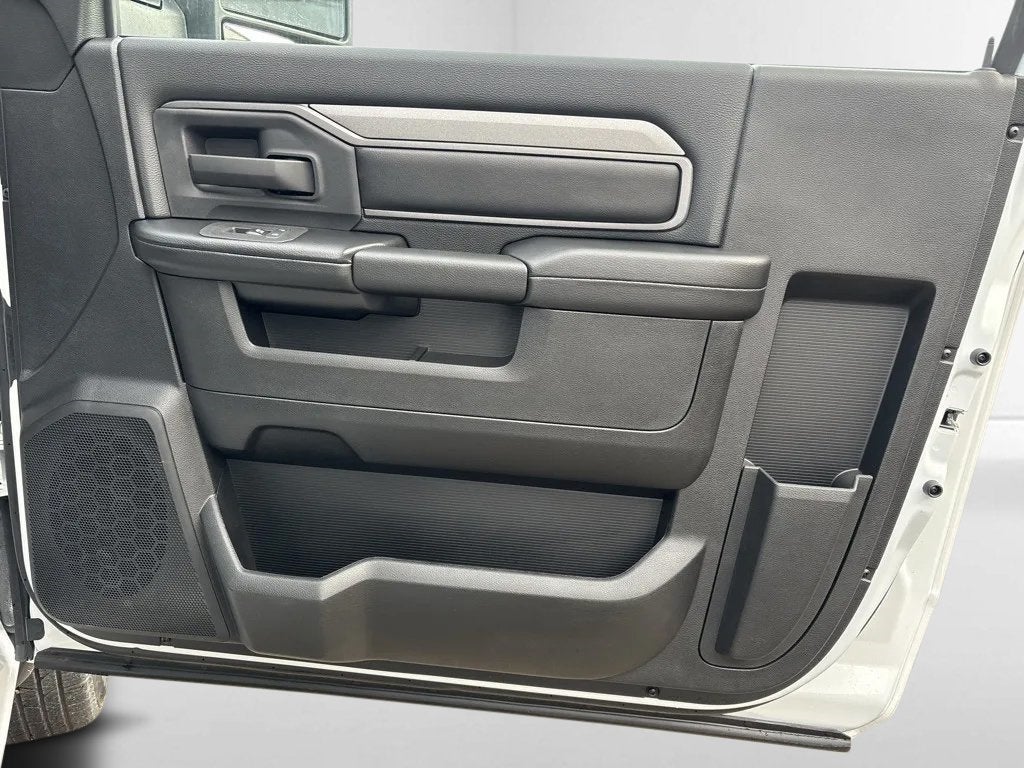 2026 RAM Ram 3500 Chassis Cab RAM 3500 TRADESMAN CHASSIS REGULAR CAB 4X4 84' CA