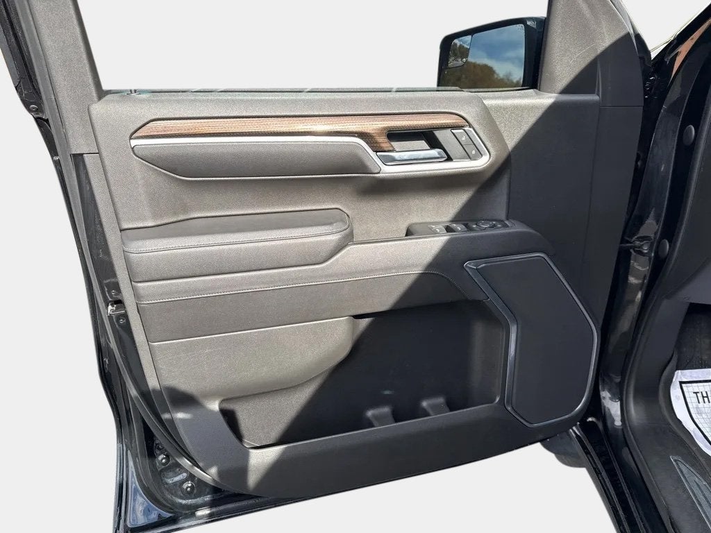 2022 Chevrolet Silverado 1500 4WD Crew Cab Short Bed RST