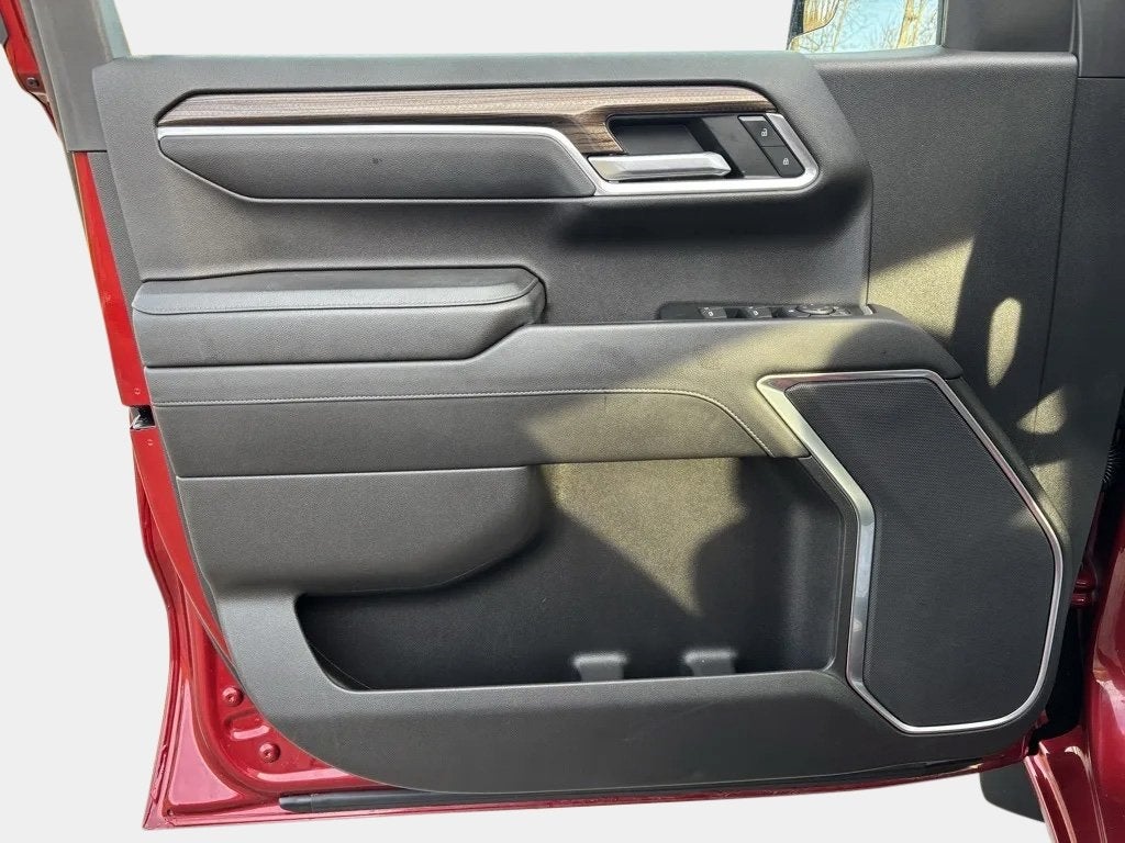 2022 Chevrolet Silverado 1500 4WD Crew Cab Short Bed RST