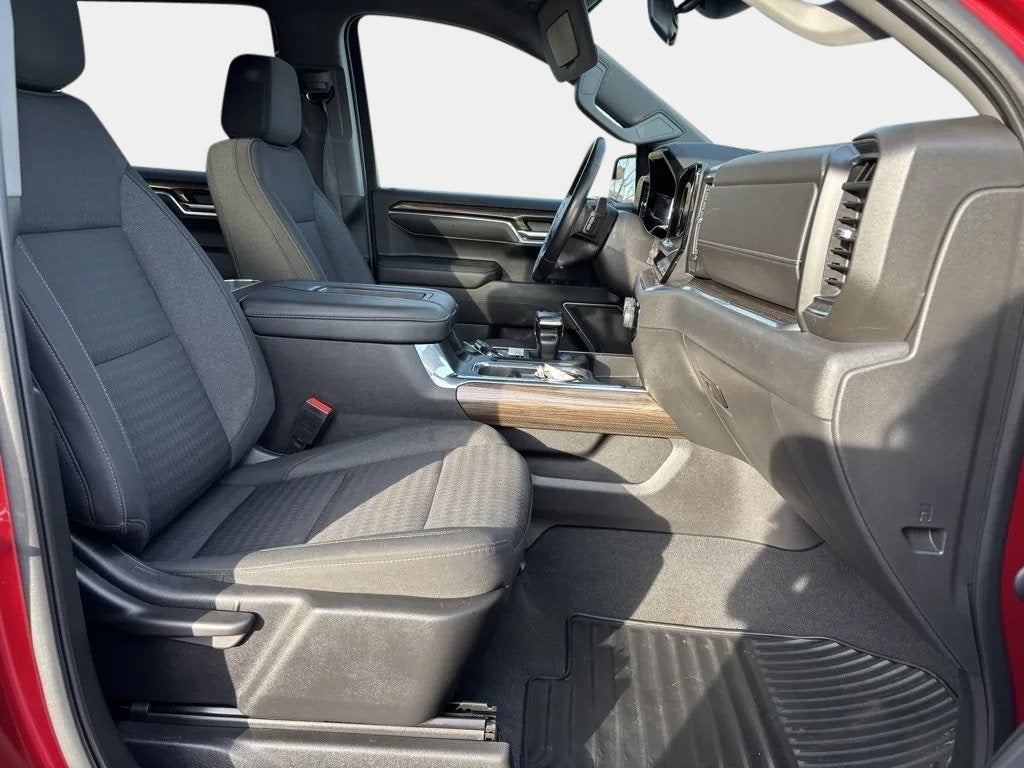 2022 Chevrolet Silverado 1500 4WD Crew Cab Short Bed RST