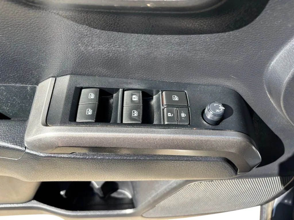 2020 Toyota Tacoma SR5 V6