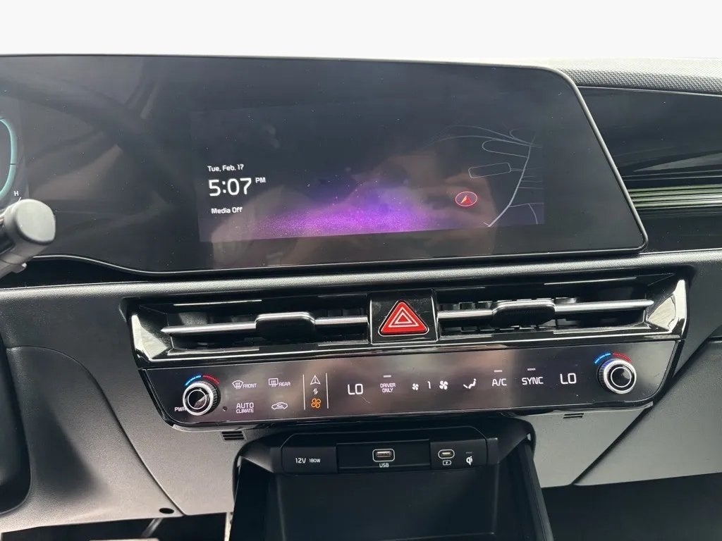 2023 Kia Niro Plug-In Hybrid SX Touring