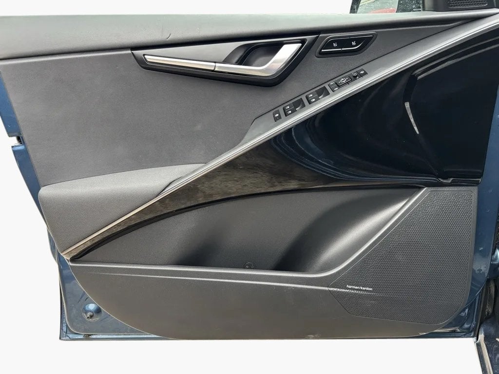 2023 Kia Niro Plug-In Hybrid SX Touring