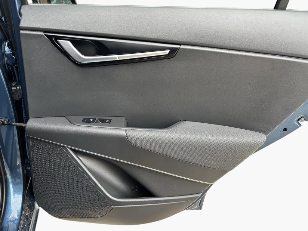 2023 Kia Niro Plug-In Hybrid SX Touring