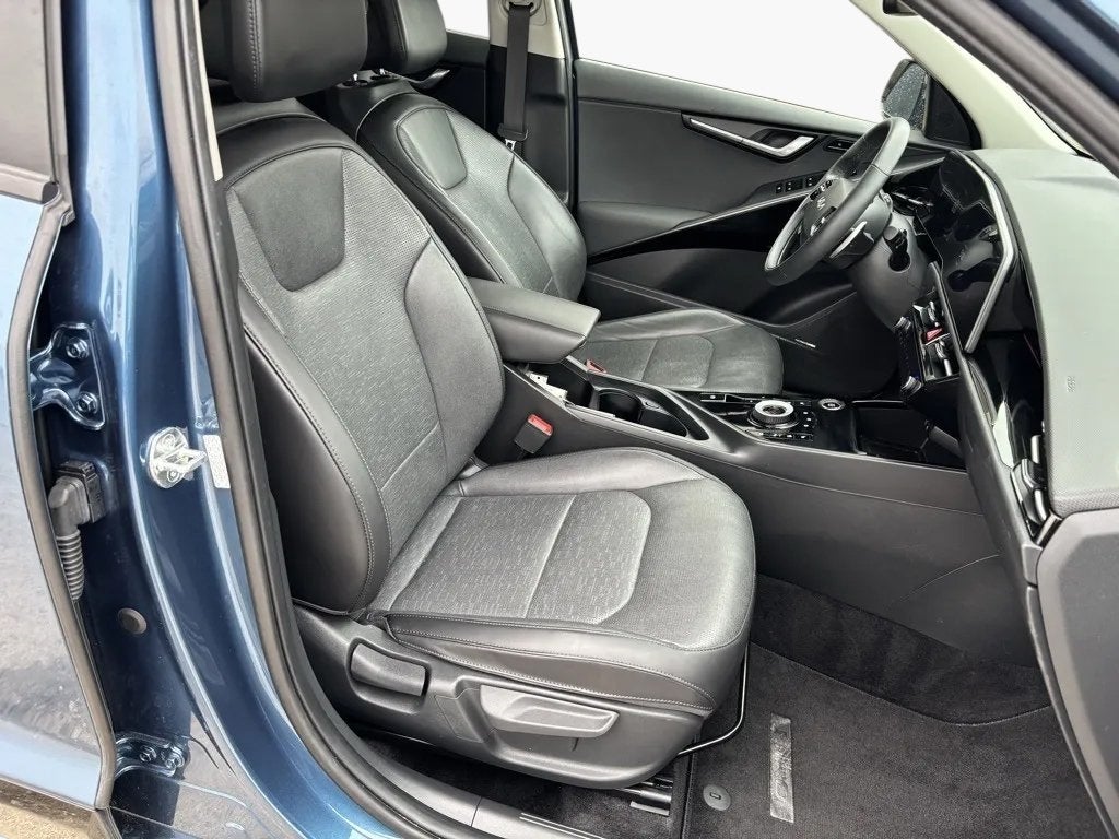 2023 Kia Niro Plug-In Hybrid SX Touring